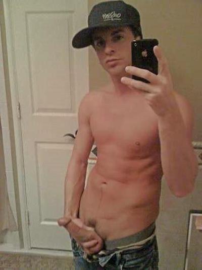 15P Guy with big dick self-shoots in his room