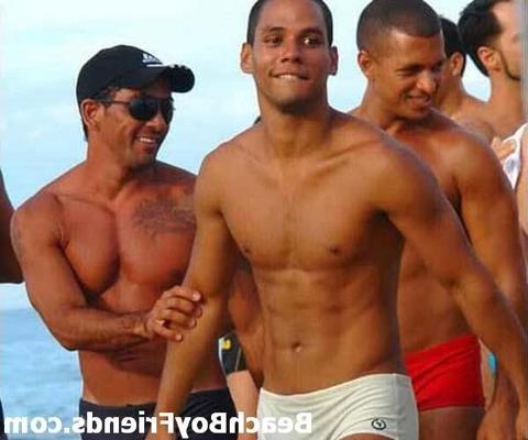 10P Hunks love being at the beach and showing their great bodies