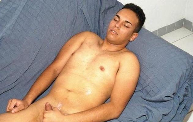 20P Latin twink getting fucked by tanned stud and mutual cumming