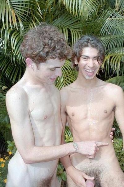 15P Asian and euro twinks screwing and cumming at the backyard