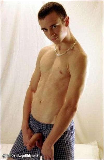 16P pretty twink lewder naked posing for a money first