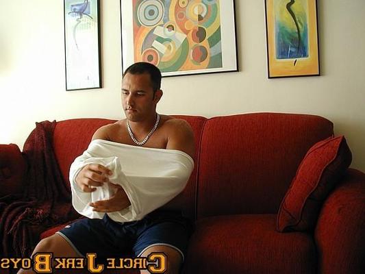 14P Cute amateur hunk in a t-shirt