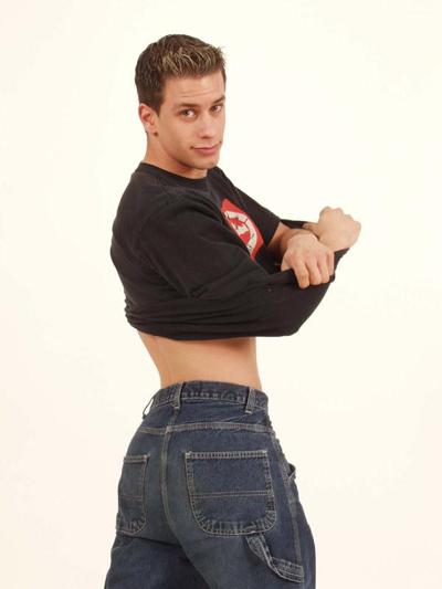 15P Studly twink babe strips off his shirt