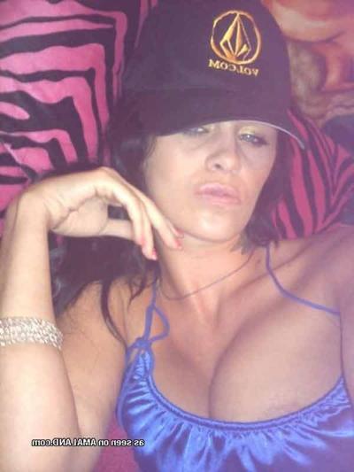 4P Nice collection of an amateur sexy naughty Spanish chica