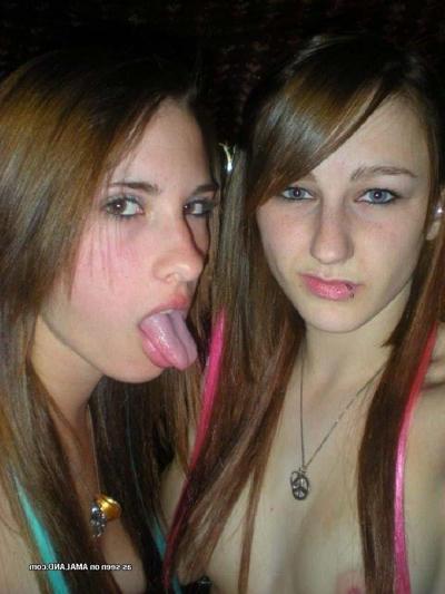 12P Pictures of sexy amateur punk rocker lesbos
