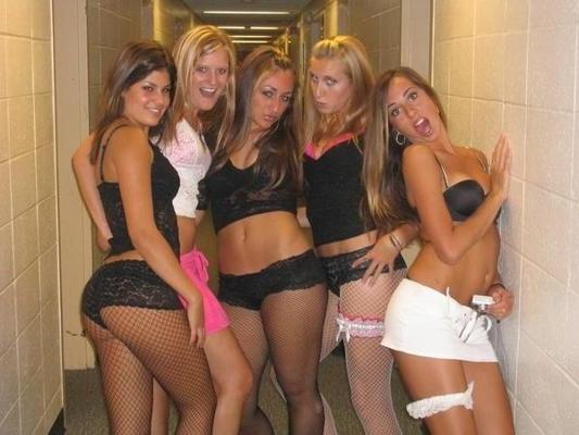 16P Shower babes cleaning their hot bodies