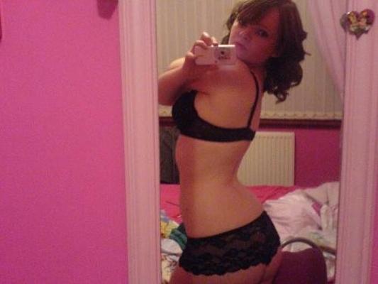 16P Bisexual chick sucks tits and cocks