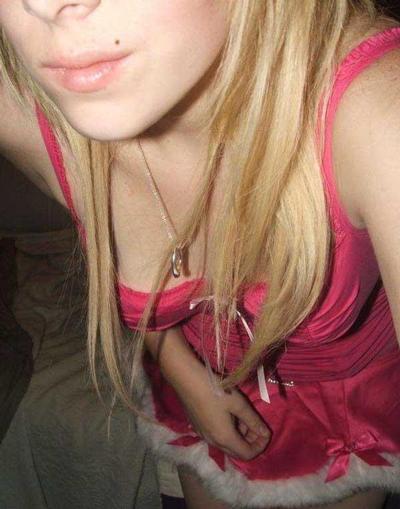 16P Naked pregnant women posing seductively