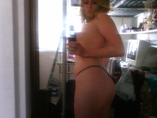 16P Photos of various naughty amateur lesbians