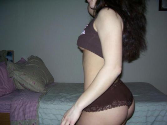 15P Naked pregnant women posing seductively