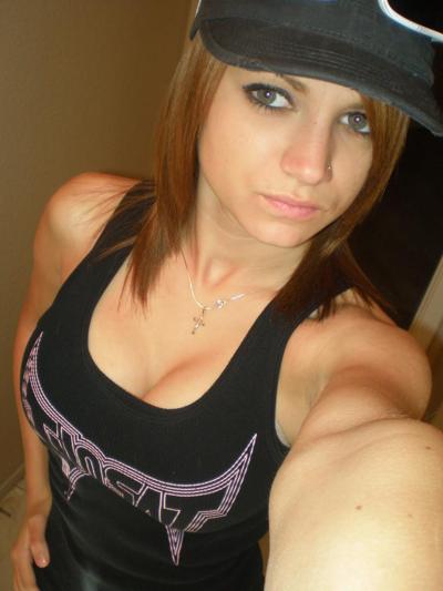 15P Pictures of different camwhoring amateur babes