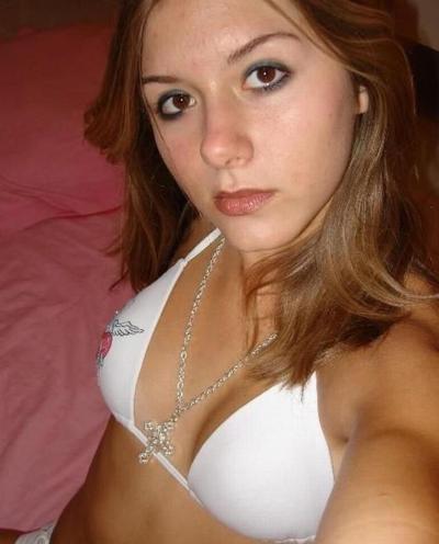 15P Photos of self-shooting bombshells