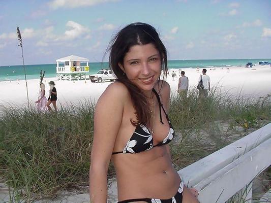16P Various photos of naughty girl on girl action