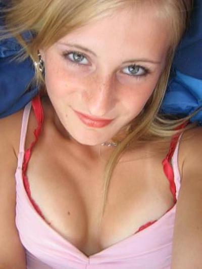 15P Collection of nice selfpics of naughty chicks