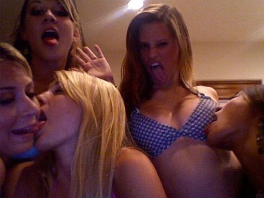 16P Busty blondes posing in naked pictorials