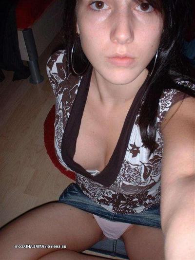 15P Many hottest amateur teens and babes posing on camera