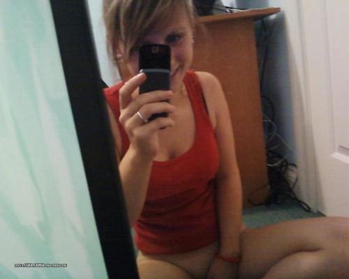 15P Pictures of naughty camwhoring cuties