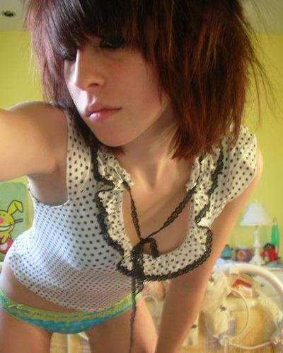15P Amateur self-shooting teens showing their bodies