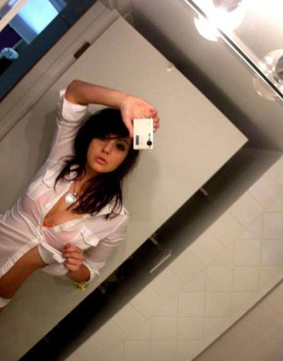 15P Many hottest amateur teens and babes posing on camera
