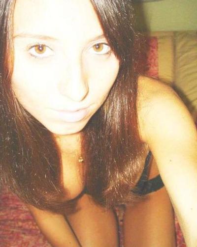 15P Raven showing her pussy and sucking dildo