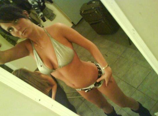 15P Pictures of naughty camwhoring cuties