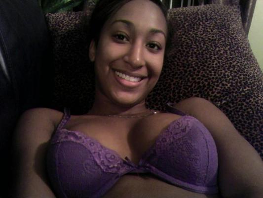 16P Photos of an amateur couple fucking in their cabin