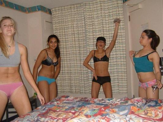 16P Linda smiling very cute while uncovering her fresh body in bed