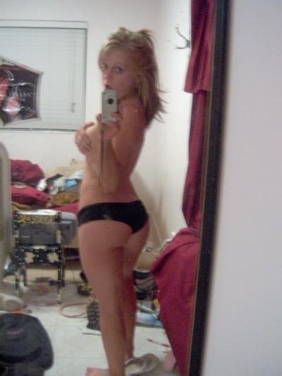 15P Pictures of naughty camwhoring cuties