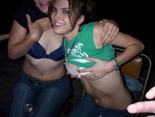 16P Amazing hot and sexy girls are caught on amateur video cam