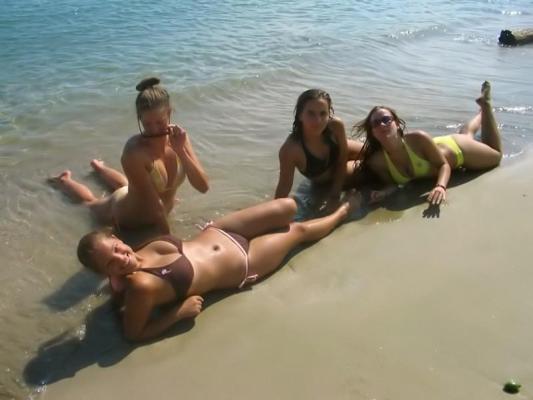 16P Euro babes getting down and dirty