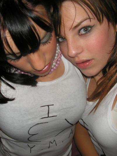 15P Amateur brunette teen babe