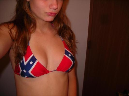 15P Hot amateur babe posing