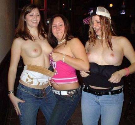16P Amateur pics of horny girls being caught doing nasty things