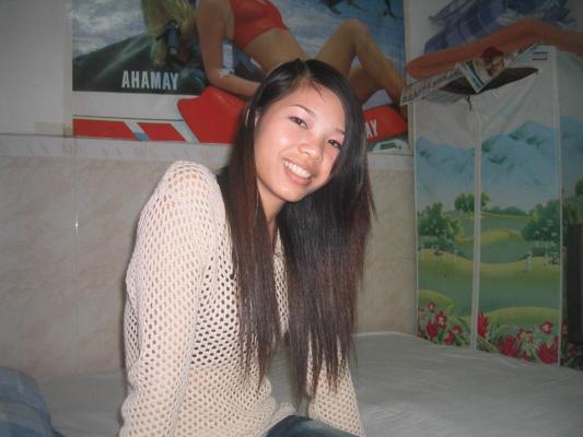 16P Shower babes cleaning their hot bodies