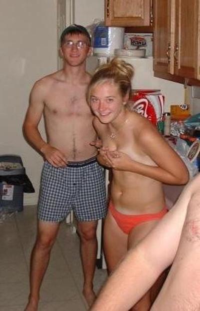 16P Amazing hot and sexy girls are caught on amateur video cam