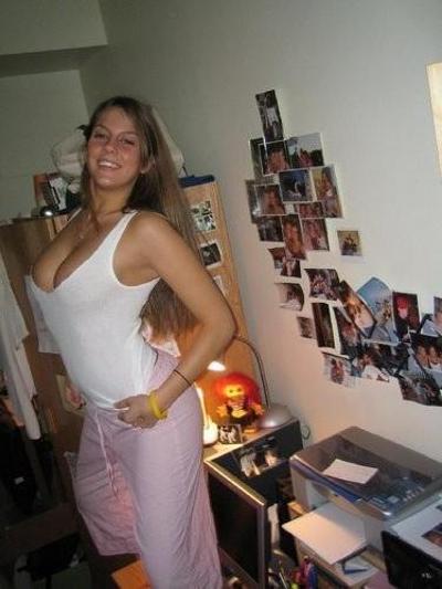16P Hot photos of sexy girls kissing