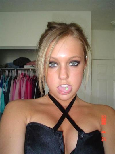 16P Gorgeous webcam babes posing online