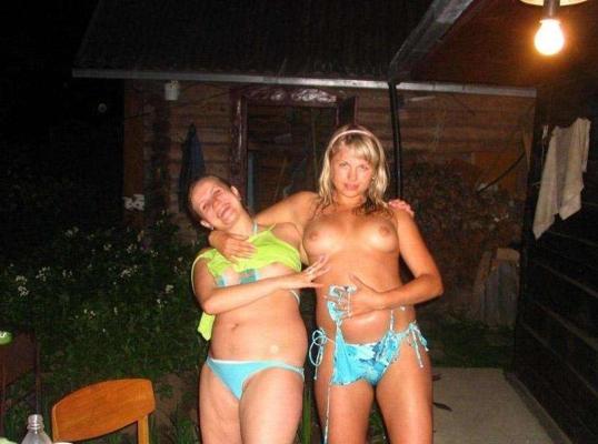 16P Amateur babes showing their smooth cunts only for you