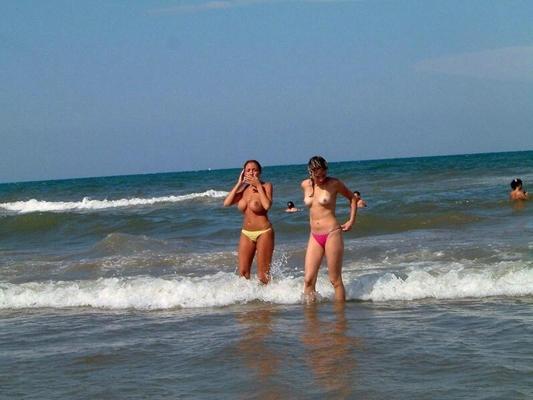 16P Check out my hot girlfriends get horny in these amateur pics
