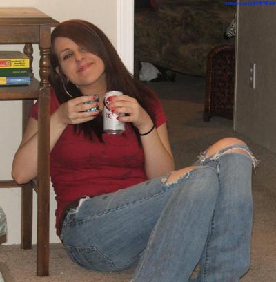 16P Candid shots of amateur drunk party girls