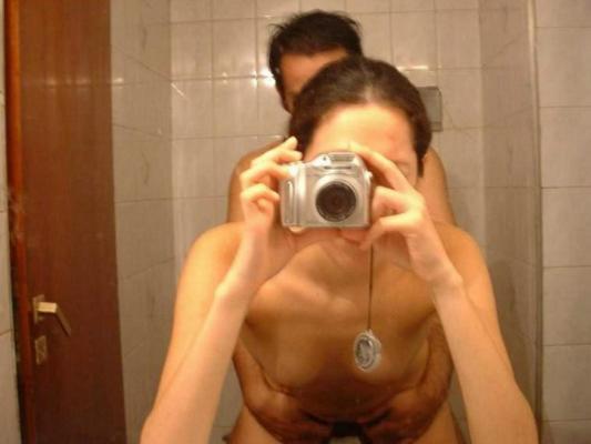15P Pictures of naked wives posing for their husbands