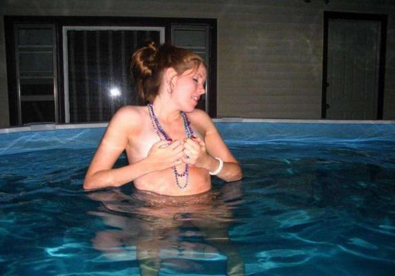 15P Pictures of drunk GFs in bar and pool parties