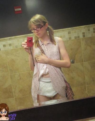 10P Fetish TS Riley wearing diapers in public