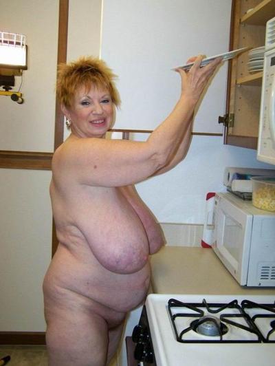 16P Amateur Granny Shows Her Huge Boobs