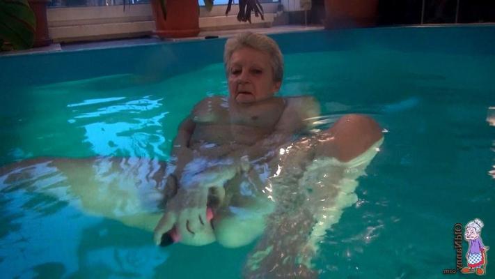 16P These moms are so hot they will make you cum in your pants