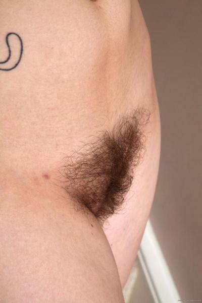 15P Sexy Hairy Amateur Girl With Tattoos Shows Off Her Body