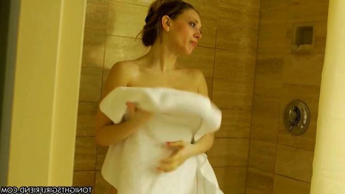 16P Escort Kagney Linn Karter fucked by two clients
