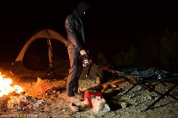 15P Kleio Valentien fucks her boyfriend on a scary night in the dese