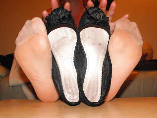 25P Mixed tights and ballerina flats.. 
