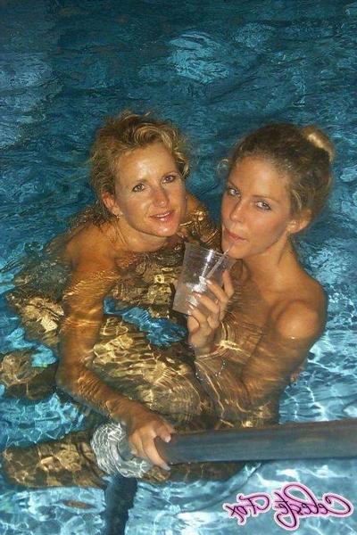16P Milf Celeste Fox Plays With Friends